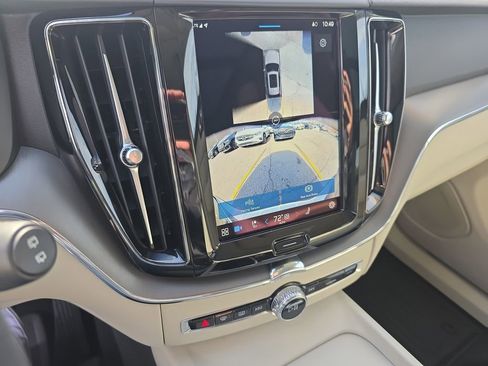 Used 2025 Volvo XC60 B5 Plus w/ Protection Package Premier image 34