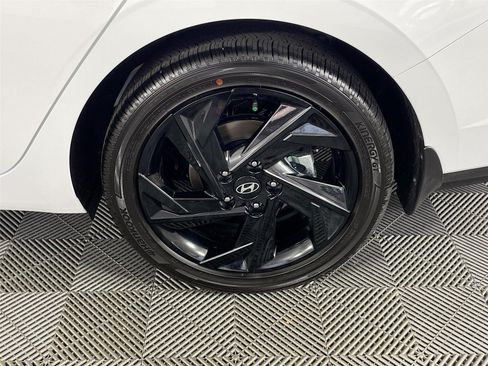 Used 2026 Hyundai Elantra SEL FWD image 33
