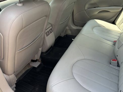 Used 2011 Buick Lucerne CXL FWD image 10