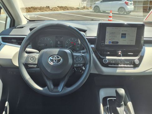 Certified 2025 Toyota Corolla LE FWD image 5