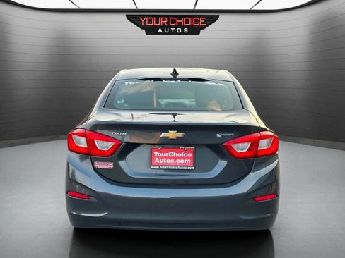 Used 2017 Chevrolet Cruze Premier image 6