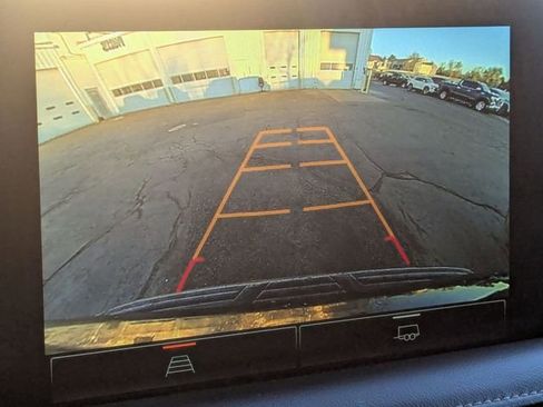 Used 2024 GMC Yukon SLT image 26