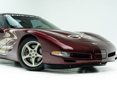 Used 2003 Chevrolet Corvette Coupe w/ Preferred Equipment Group RWD image 4