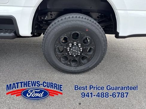 New 2026 Ford F250 Lariat w/ Black Appearance Package AWD/4WD image 17