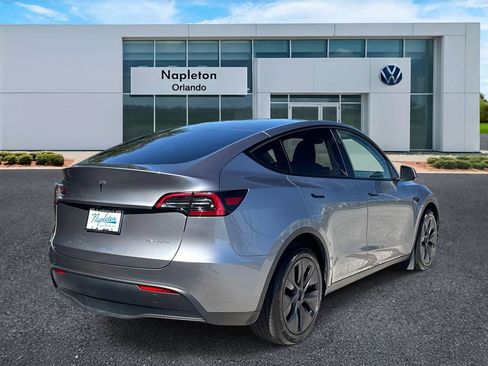 Used 2025 Tesla Model Y Long Range AWD/4WD image 6