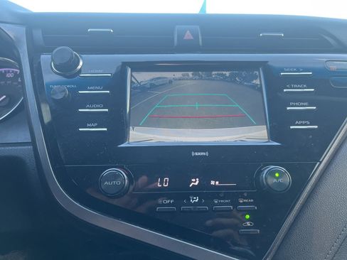 Used 2020 Toyota Camry SE image 7