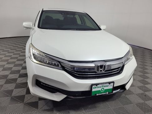 Used 2017 Honda Accord Touring image 14
