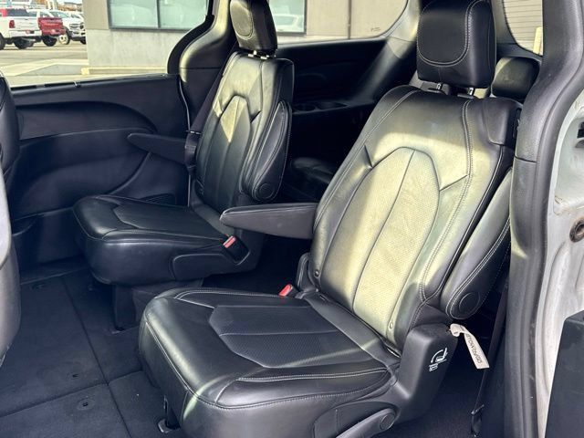 Used 2025 Chrysler Pacifica Select FWD image 21