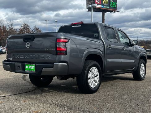 Used 2023 Nissan Frontier SV image 5