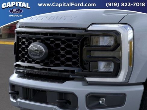 New 2026 Ford F250 Lariat w/ Black Appearance Package image 17