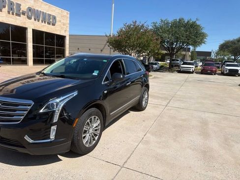 Used 2019 Cadillac XT5 Luxury FWD image 2