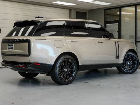 Used 2025 Land Rover Range Rover SE AWD/4WD image 30