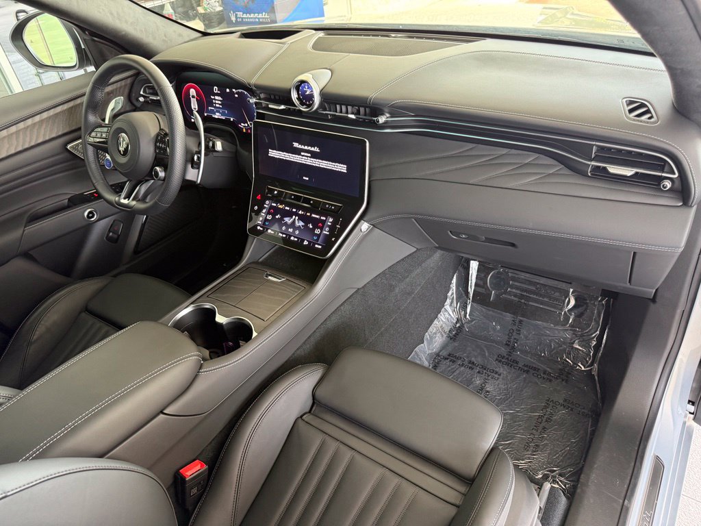 Used 2025 Maserati Grecale Modena AWD/4WD image 15