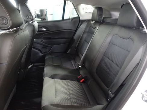 New 2026 Chevrolet Trax LT w/ LT Convenience Package FWD image 18