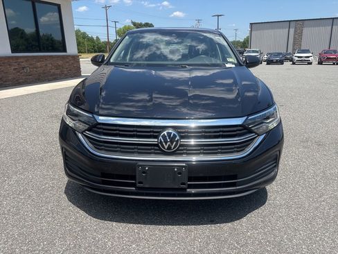 Used 2024 Volkswagen Jetta SE FWD image 10