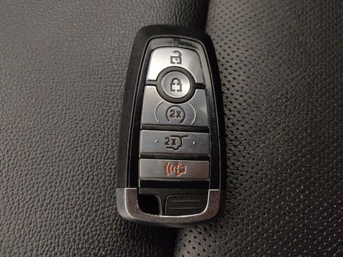 Used 2021 Ford Explorer Limited w/ Equipment Group 301A AWD/4WD image 32