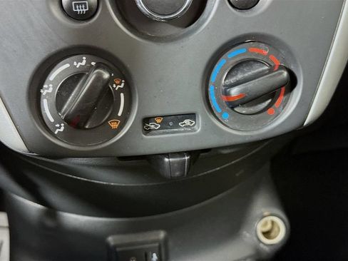 Used 2017 Nissan Versa SV FWD image 16