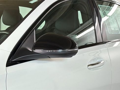 Used 2023 Mercedes-Benz C 300 4MATIC Sedan image 5