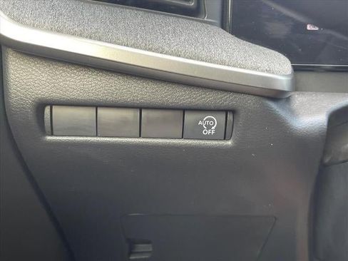 Used 2025 Nissan Kicks SV w/ Illumination Package image 15