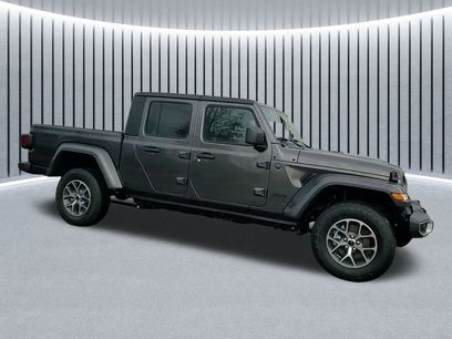 New 2026 Jeep Gladiator Sport