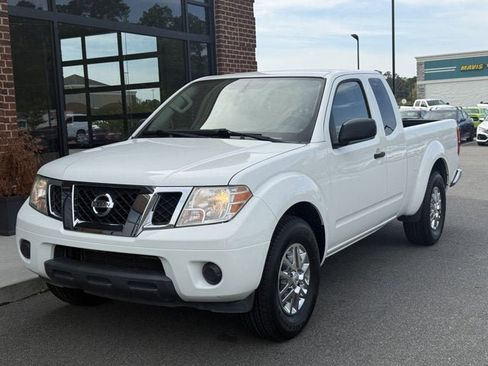 Used 2019 Nissan Frontier SV RWD image 1