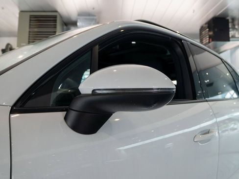 New 2025 Porsche Cayenne image 13