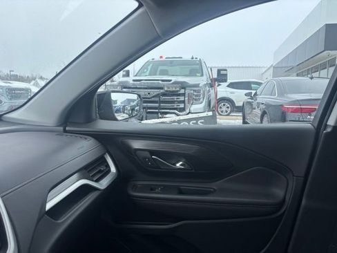 Used 2023 GMC Terrain SLT w/ Elevation Edition image 13