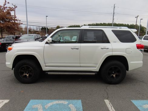Used 2011 Toyota 4Runner 4WD image 8