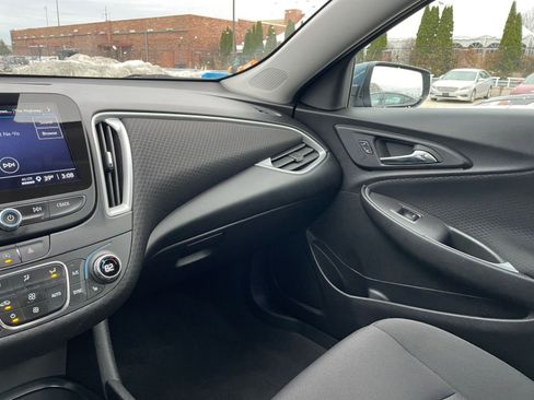 Used 2024 Chevrolet Malibu LT image 35
