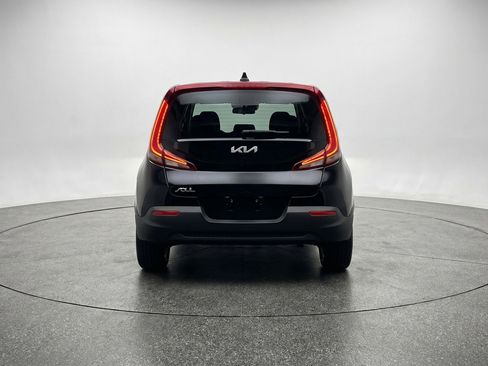Used 2025 Kia Soul LX w/ LX Technology Package FWD image 7