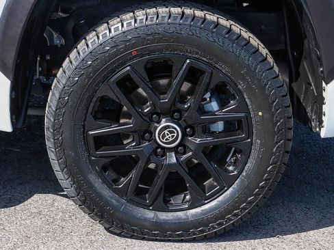 Used 2024 Toyota Tundra Limited image 13