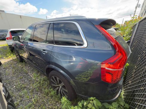 Certified 2023 Volvo XC90 B5 Core w/ Climate Package image 4