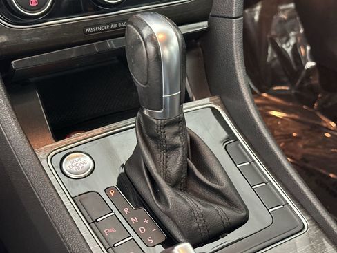 Used 2017 Volkswagen Passat 1.8T SEL Premium image 24