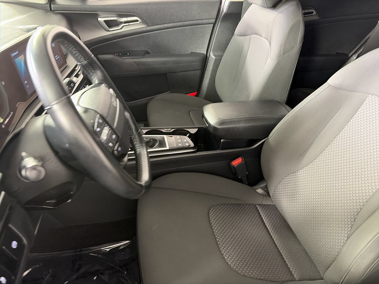 Used 2026 Kia Sportage LX FWD image 18