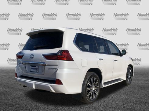 Used 2020 Lexus LX 570 4WD w/ 3rd Row & Luxury Pkg image 10