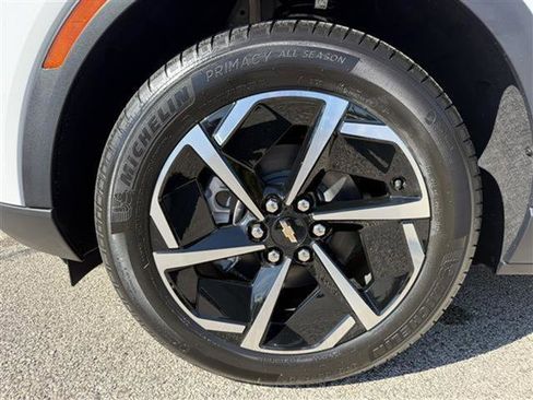 New 2026 Chevrolet Equinox EV LT image 6