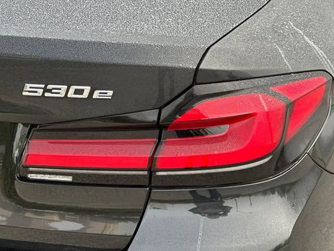 Used 2023 BMW 530e w/ Convenience Package RWD image 32