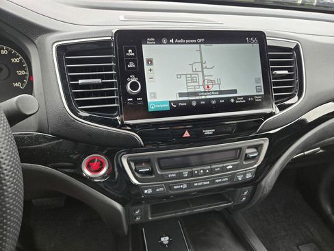 Used 2025 Honda Ridgeline Black Edition image 9