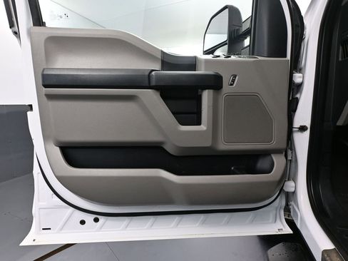 Used 2021 Ford F250 XL w/ Power Equipment Group image 20