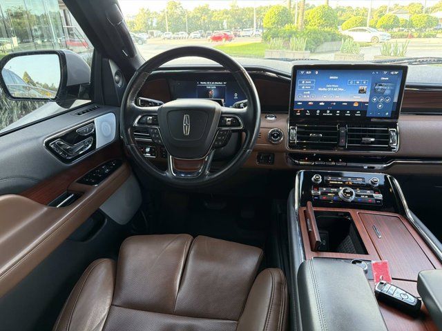 Used 2022 Lincoln Navigator Reserve AWD/4WD image 27