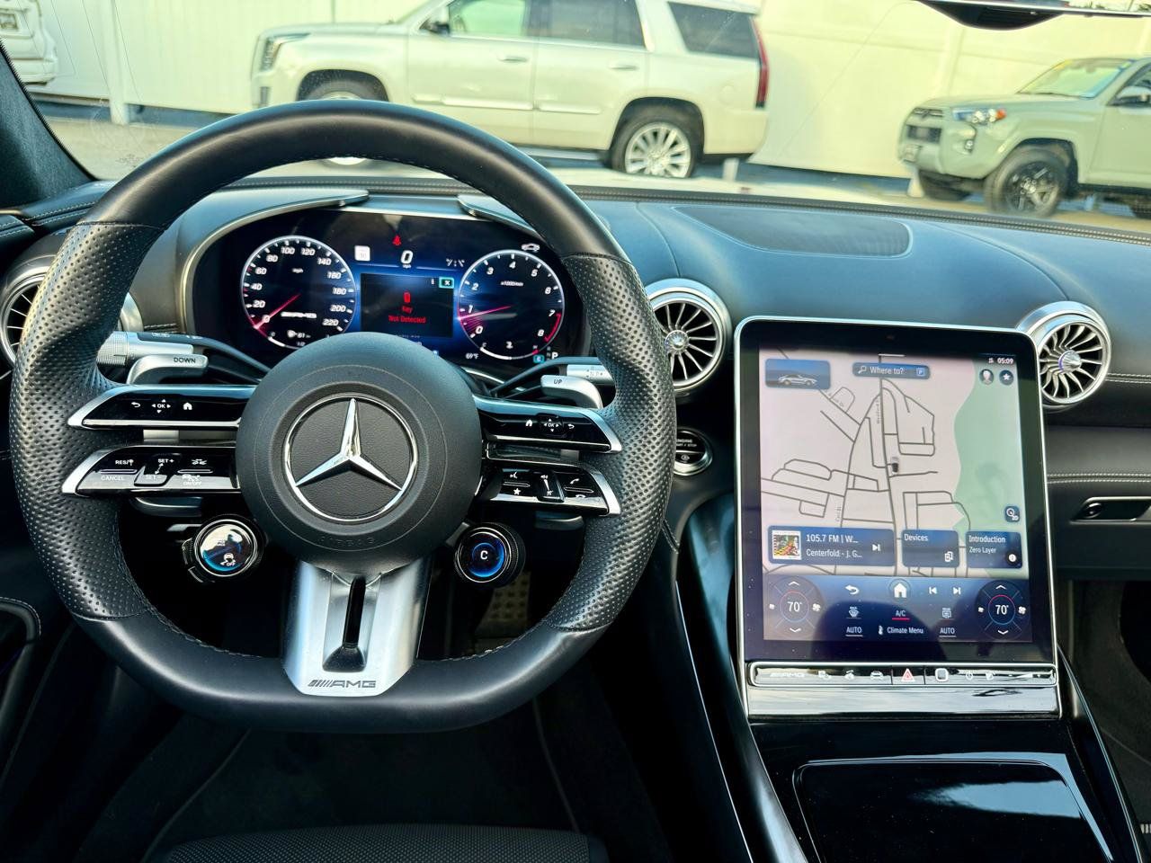 Used 2022 Mercedes-Benz SL 63 AMG 4MATIC w/ Driver Assistance Package image 27