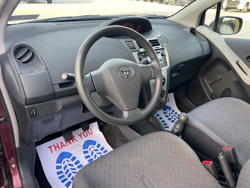 Used 2010 Toyota Yaris 2-Door Hatchback image 22