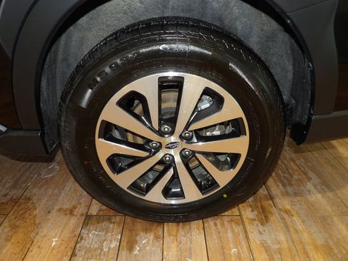 Used 2024 Subaru Outback Premium w/ Popular Package #1 image 9