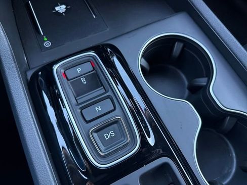 Used 2025 Honda Pilot EX-L image 32