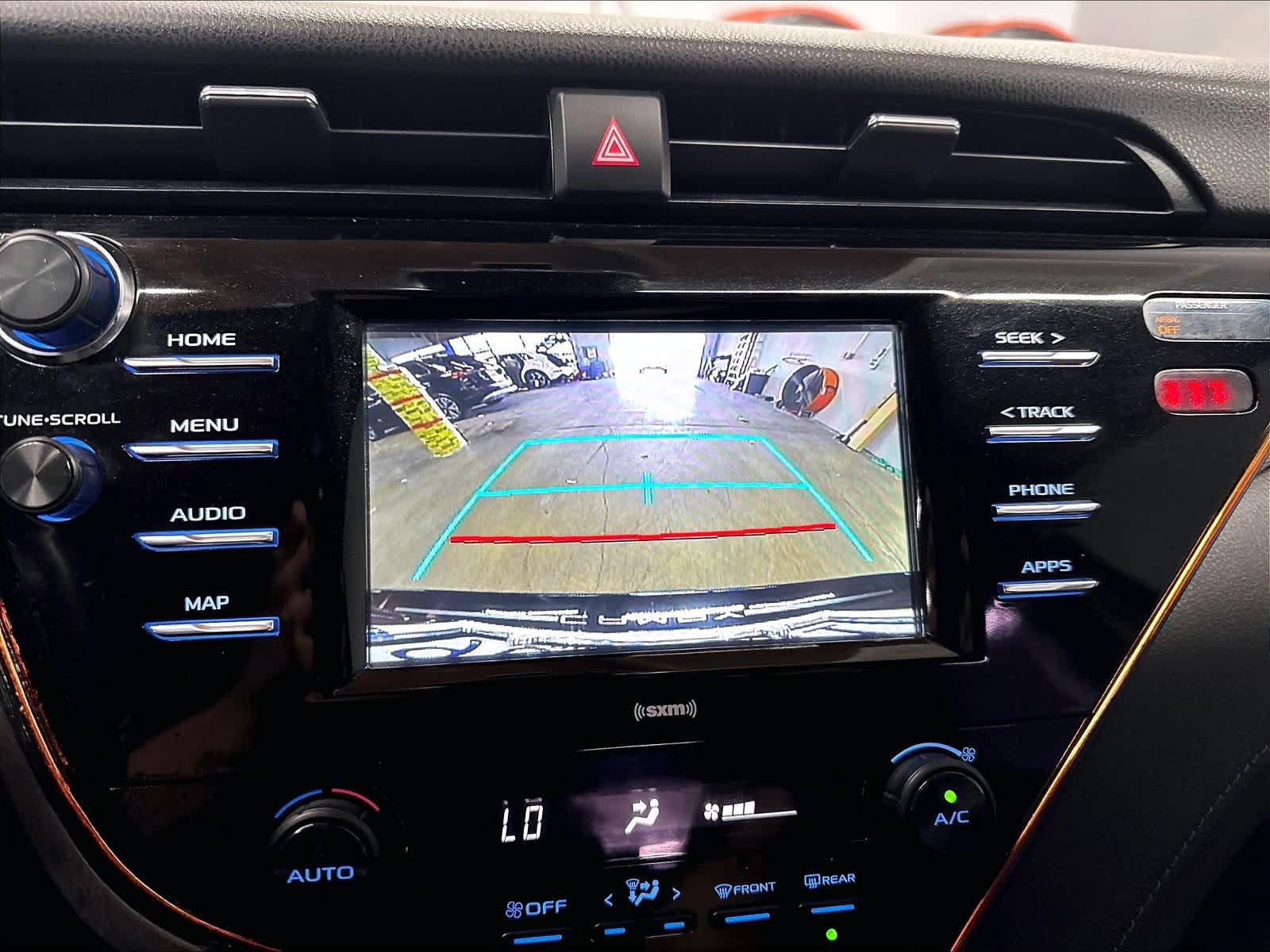 Used 2020 Toyota Camry SE FWD image 22