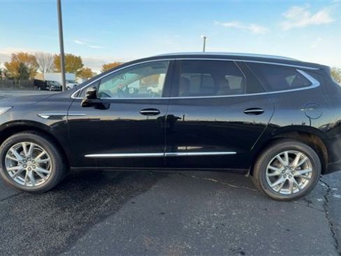 Used 2023 Buick Enclave Essence w/ Experience Buick Package image 5