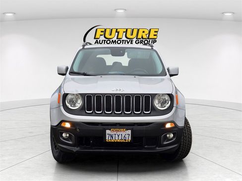 Used 2015 Jeep Renegade Latitude image 2