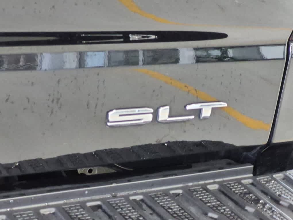 Used 2025 GMC Sierra 1500 SLT AWD/4WD image 21