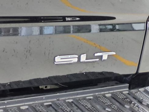 Used 2025 GMC Sierra 1500 SLT AWD/4WD image 21