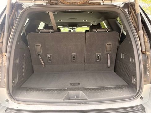 Used 2025 Chevrolet Tahoe LT RWD image 14